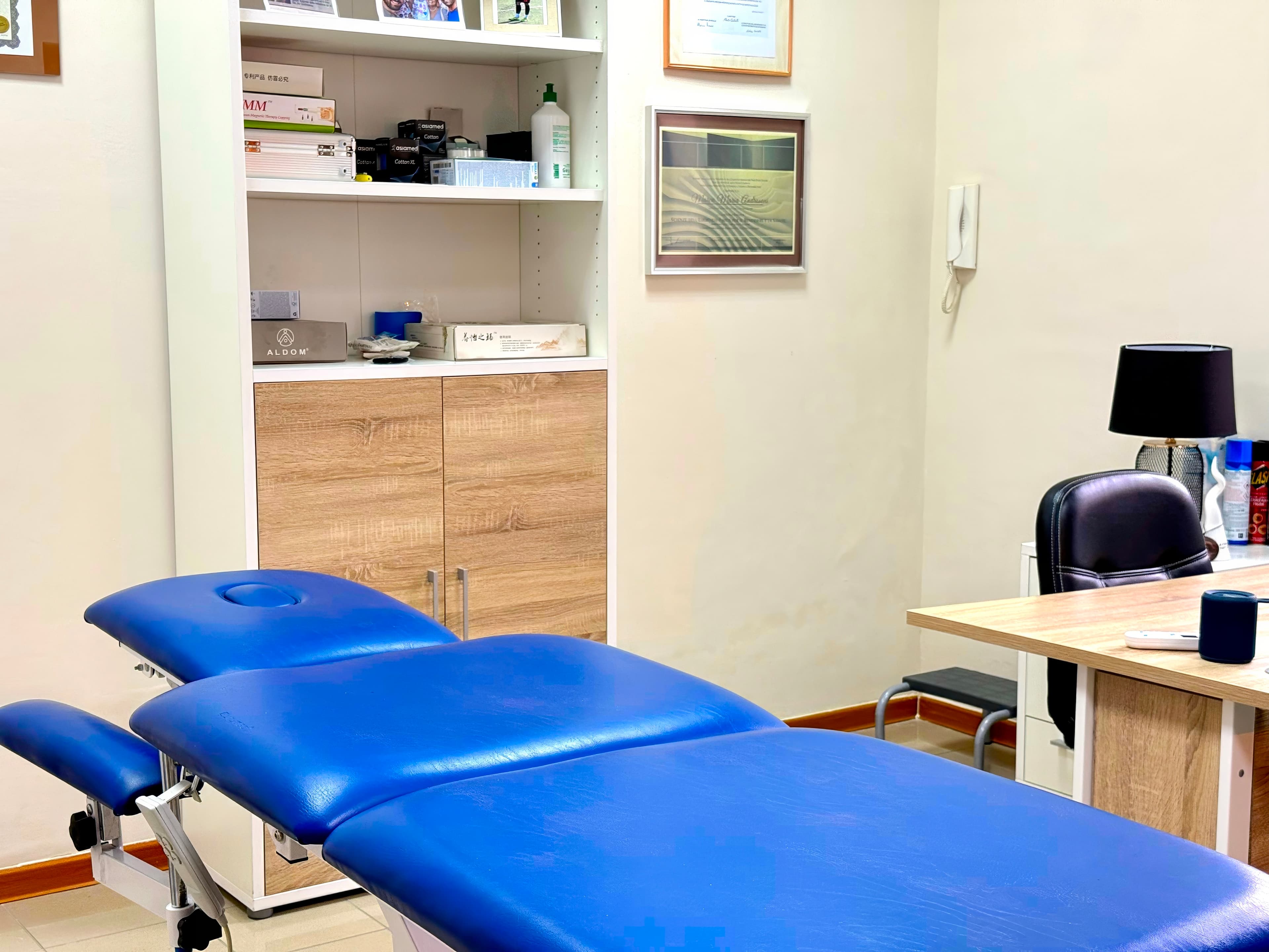 Sala trattamenti Studio Androsoni, vista frontale